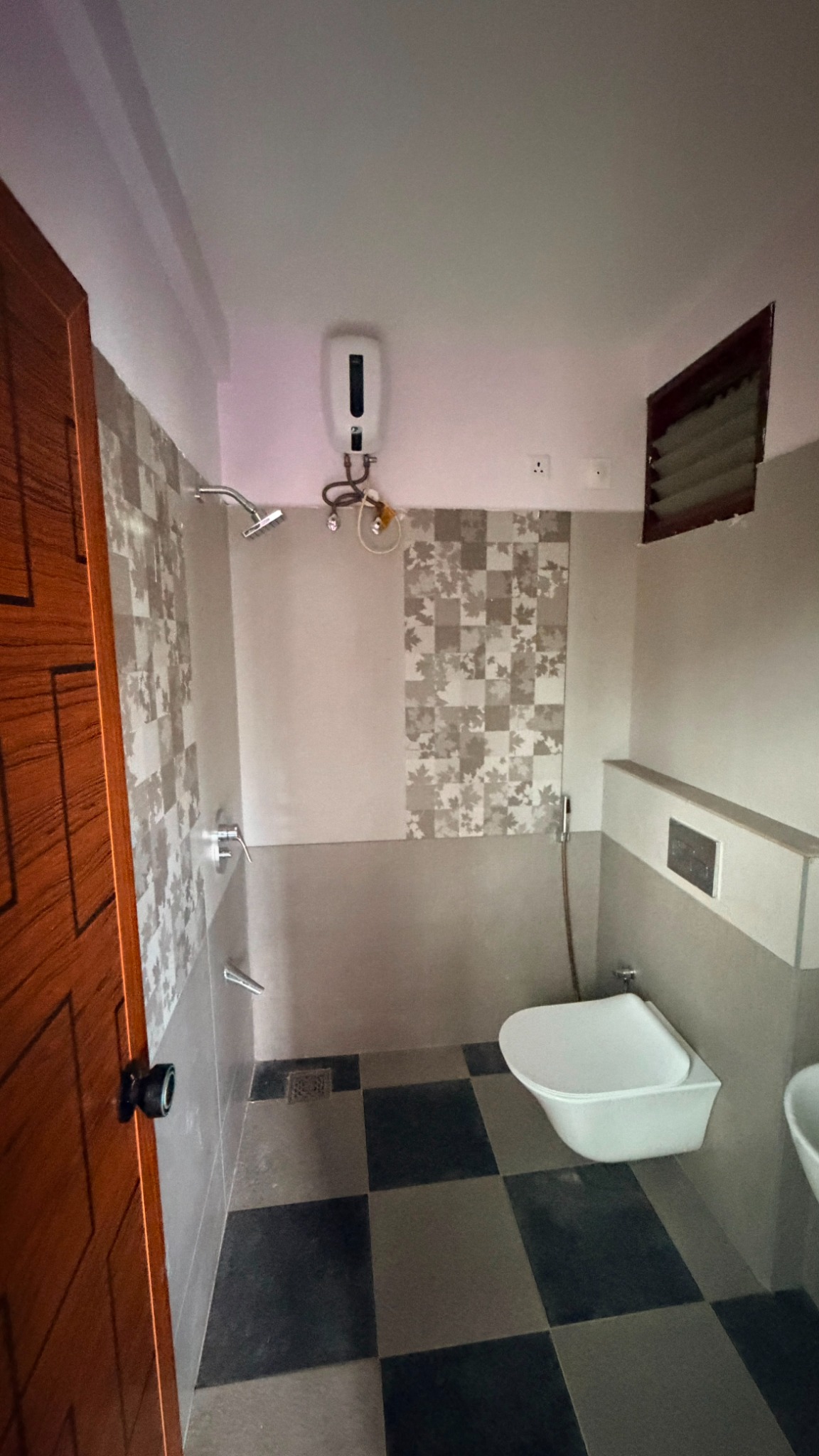 Studio apartment bathroom